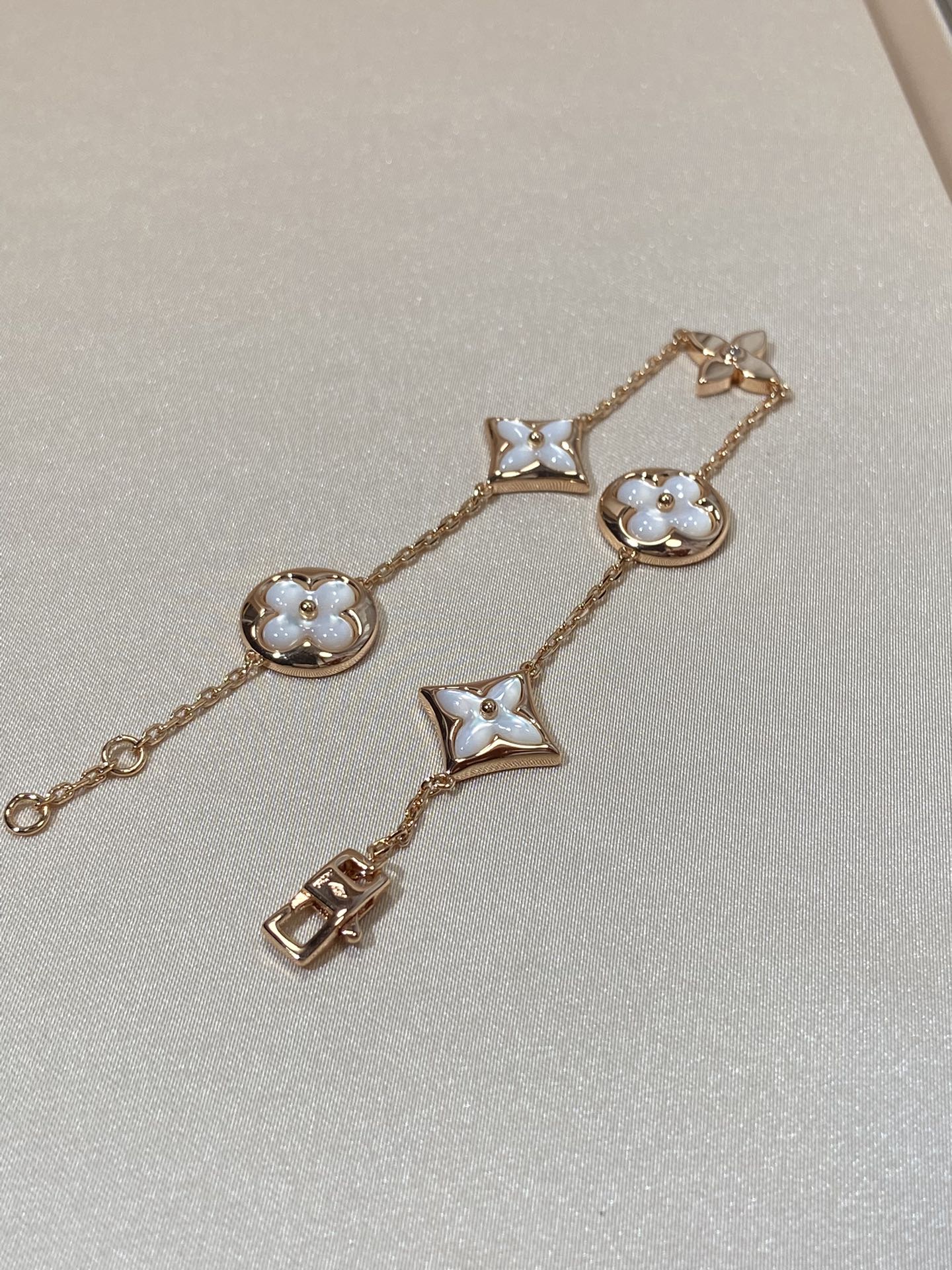 [Glimmer]スターアンドサン 5モチーフ マザーオブパール ピンクゴールドブレスレット