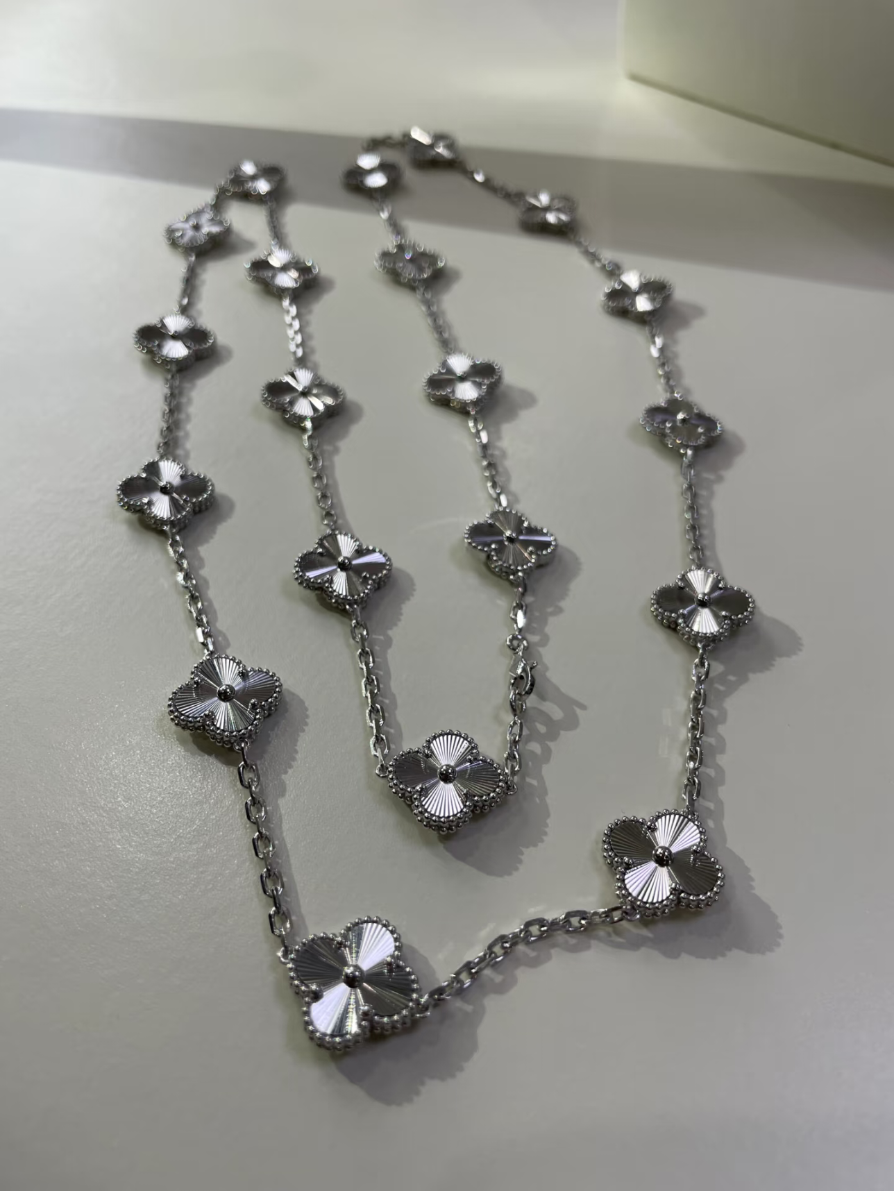 [Glimmer]クローバー 20 モチーフ シルバーレーザー