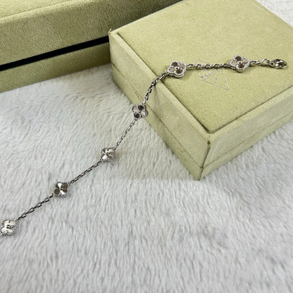 [グリマー]クローバー 6モチーフ ダイヤモンド ブレスレット