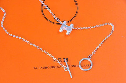 [Glimmer]HM NECKLACE H LETTERS OVAL SERIES